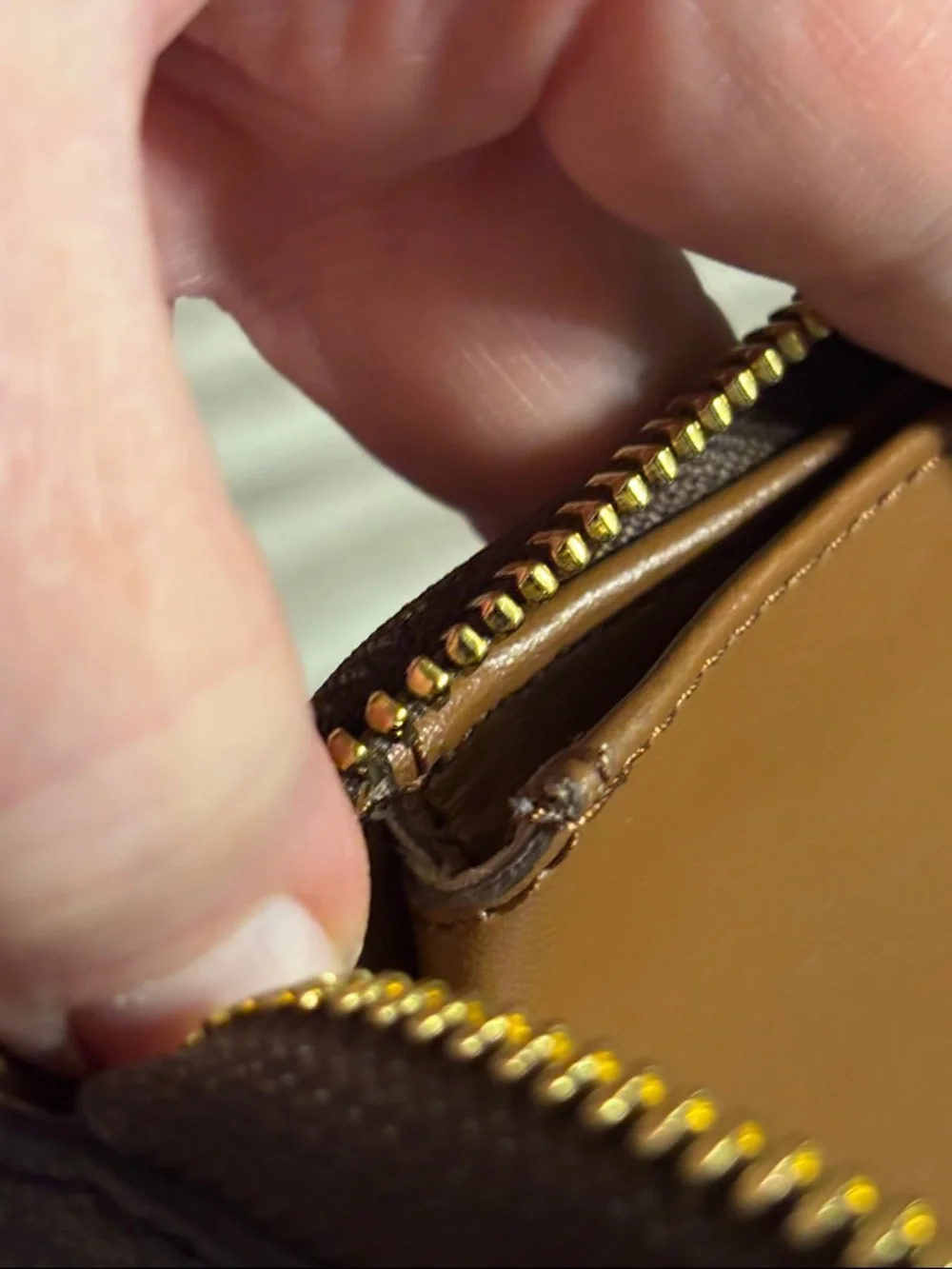 Michael‎ Kors Brown Signature Logo Wristlet.  Jet Set Travel Wallet.